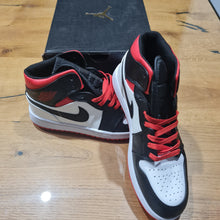 Load image into Gallery viewer, Jordan 1&#39;s High Tops Men&#39;s US 9
