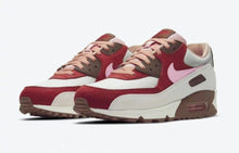 Load image into Gallery viewer, Air Max 90&#39;s Women&#39;s US 7
